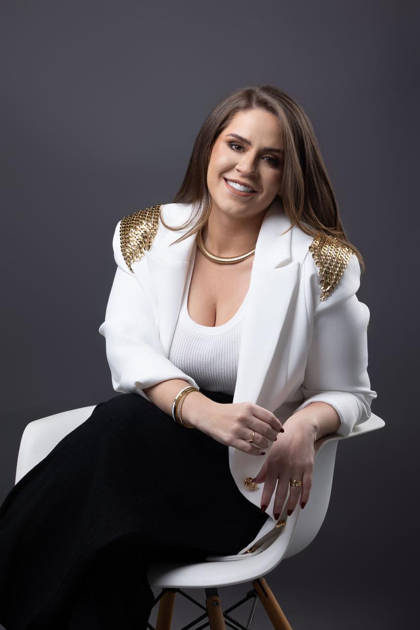 Dra. Mayara Ferraz